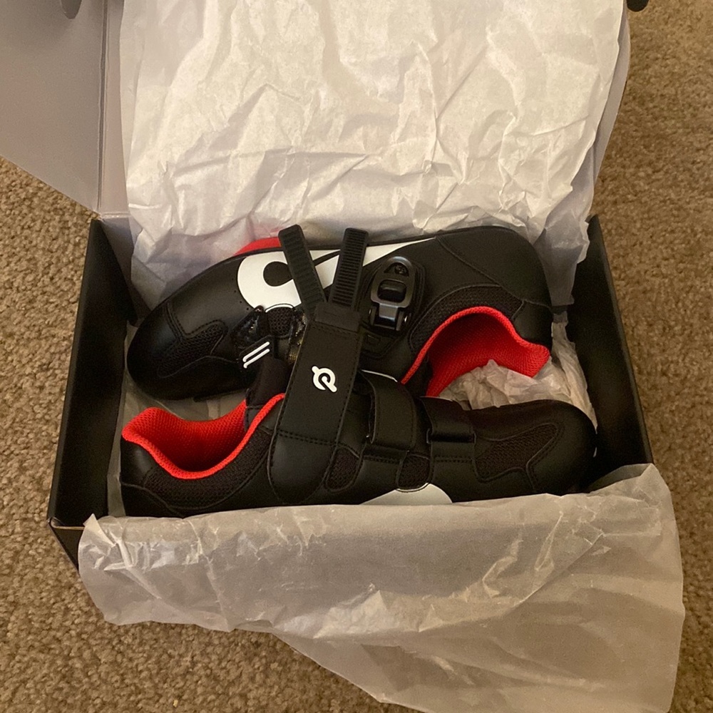 New in Box Peloton Cycling Shoes size 40 (womens 9/mens 7)
